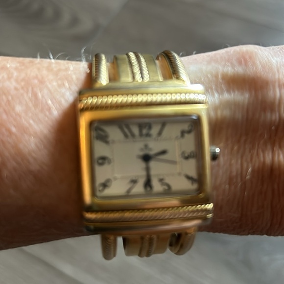 Watch - Picture 3 of 4